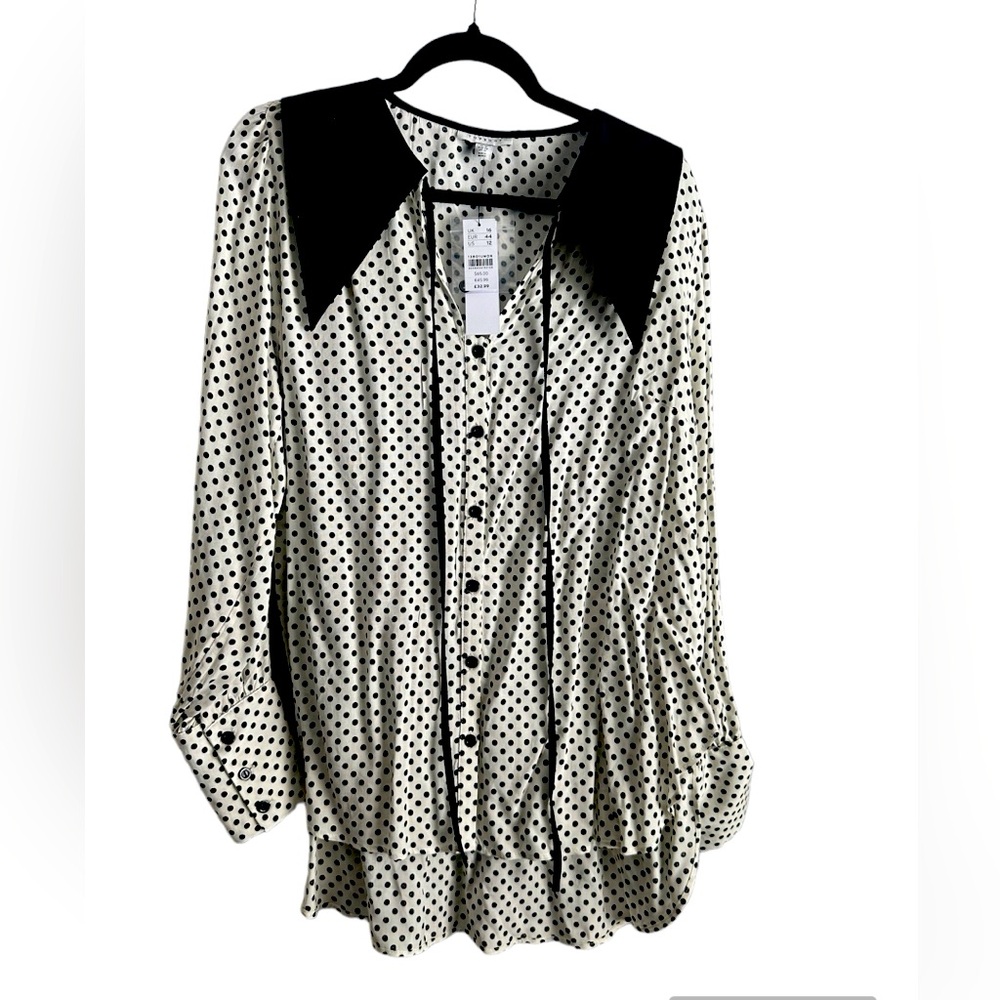NWT Women’s Topshop button dn polka dot dress shirt. Butterfly/tie collar. SZ12